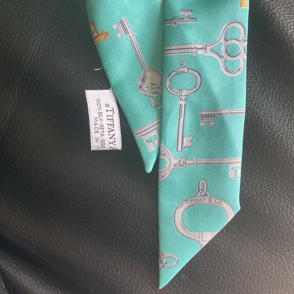 Tiffany silk necktie - Picture 3 of 4